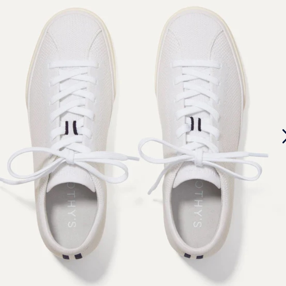 Rothy’s Lace Up Sneaker size 6